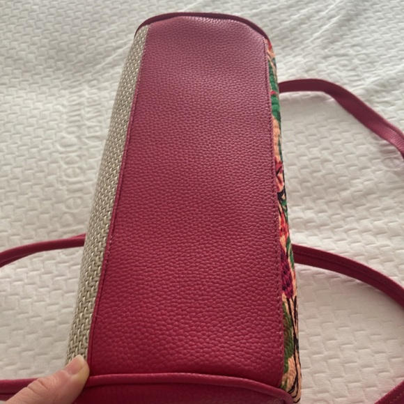 Frida Kahlo hand and Crossbody purse - Picture 7 of 11